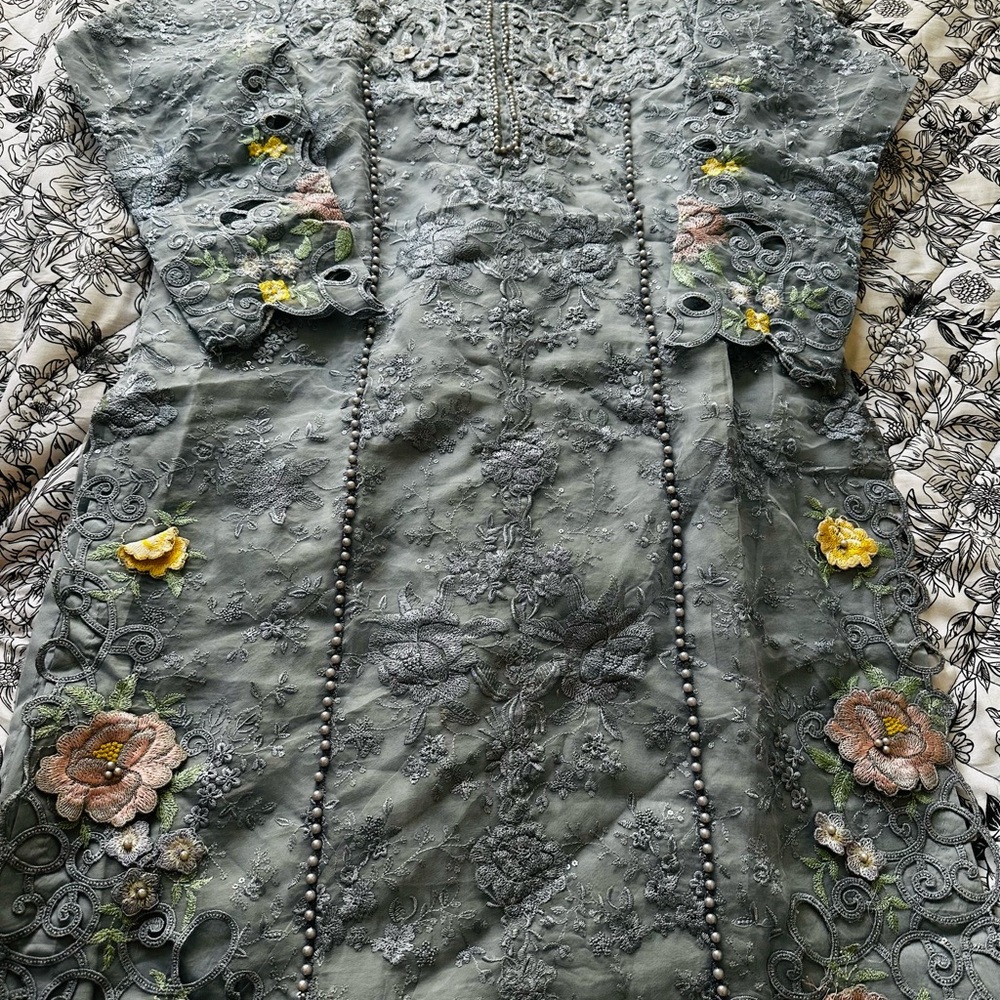 Pakistani brand new 3 piece full embroidered Maria b luxury organza dress size L - Picture 6 of 16